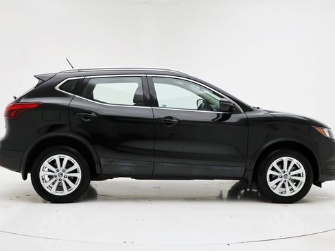 Used 2019 Nissan Rogue Sport SV image 3