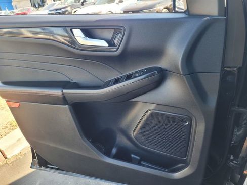 Used 2025 Ford Escape ST-Line AWD/4WD image 13