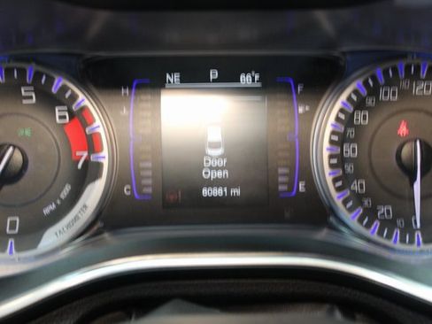 Used 2016 Chrysler 200 LX image 21