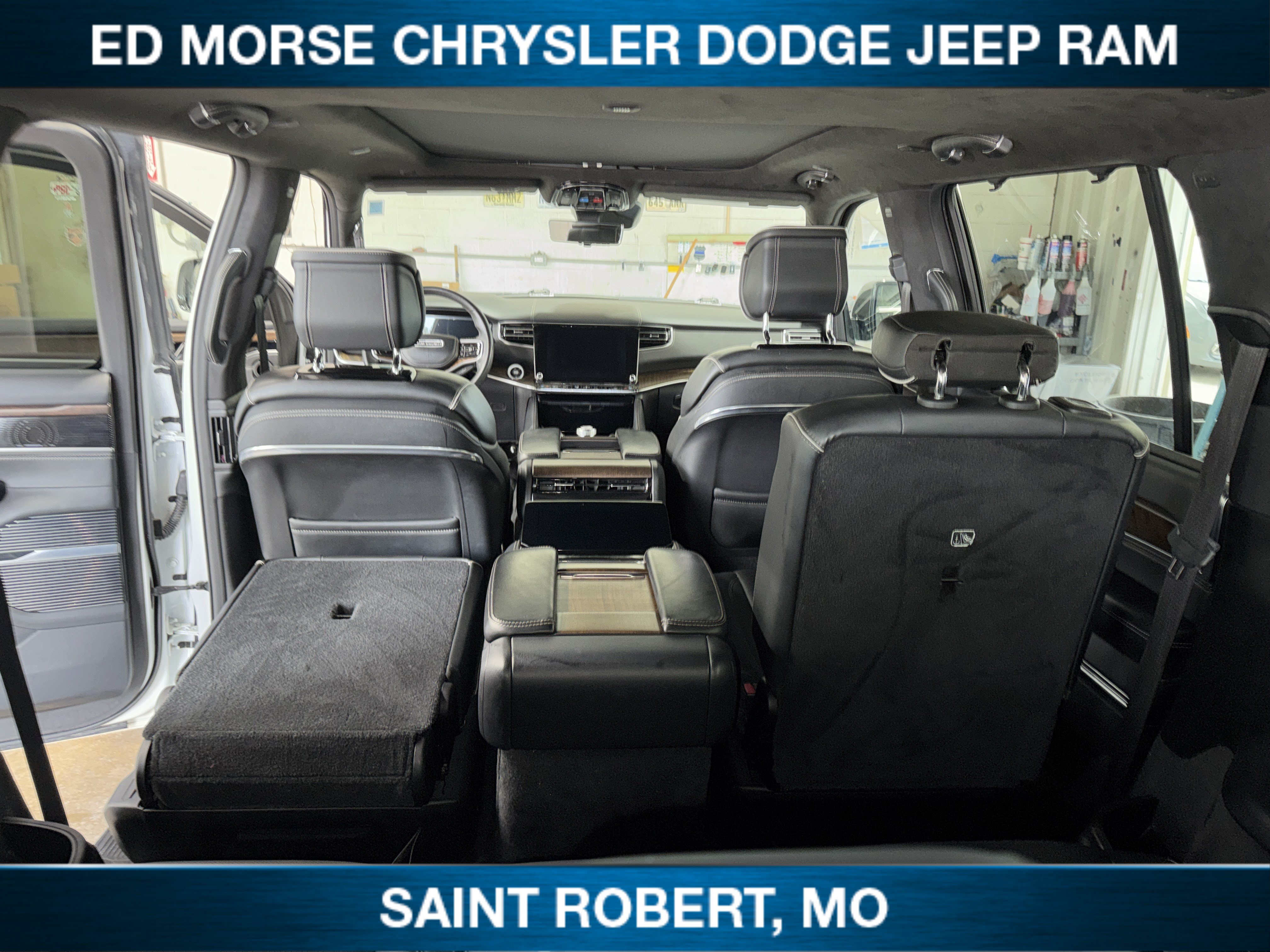 Used 2023 Jeep Grand Wagoneer L Series II AWD/4WD image 44
