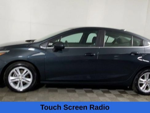 Used 2017 Chevrolet Cruze LT w/ Convenience Package image 7