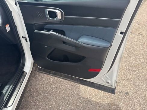 Used 2025 Kia Sorento SX Prestige AWD/4WD image 31