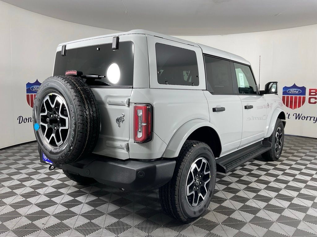 New 2026 Ford Bronco Outer Banks AWD/4WD image 3