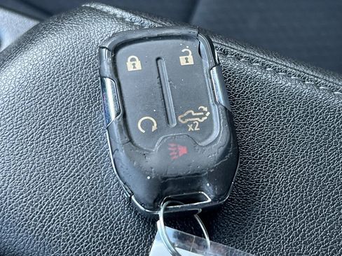 Used 2021 Chevrolet Silverado 1500 LT image 25