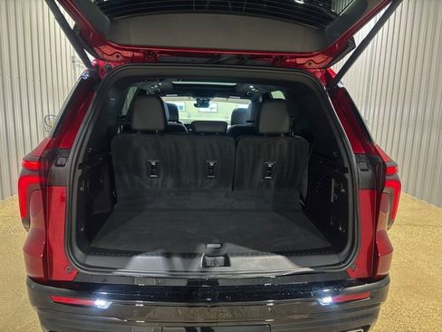Used 2024 Chevrolet Traverse RS w/ LPO, Floor Liner Package image 5