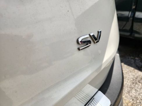 Used 2023 Nissan Rogue SV FWD image 9