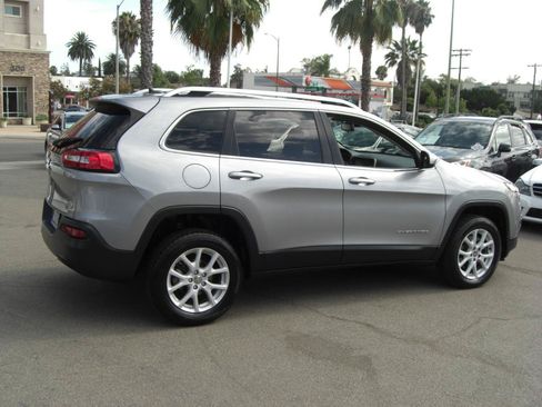 Used 2015 Jeep Cherokee Latitude FWD image 16