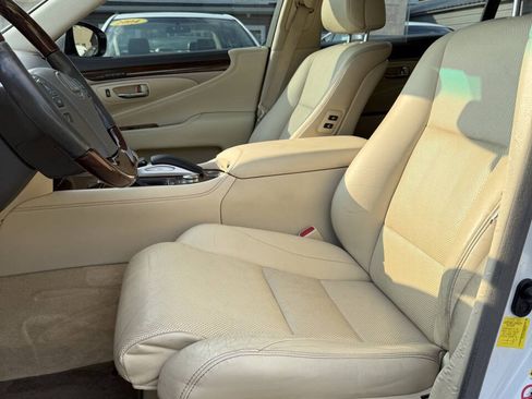 Used 2016 Lexus LS 460 L RWD image 9