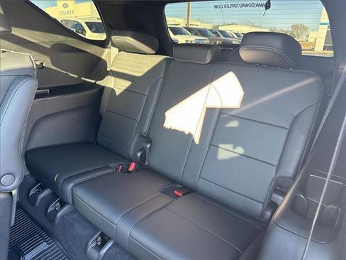 Used 2025 Chevrolet Traverse LT w/ Sun and Wheel Package image 15