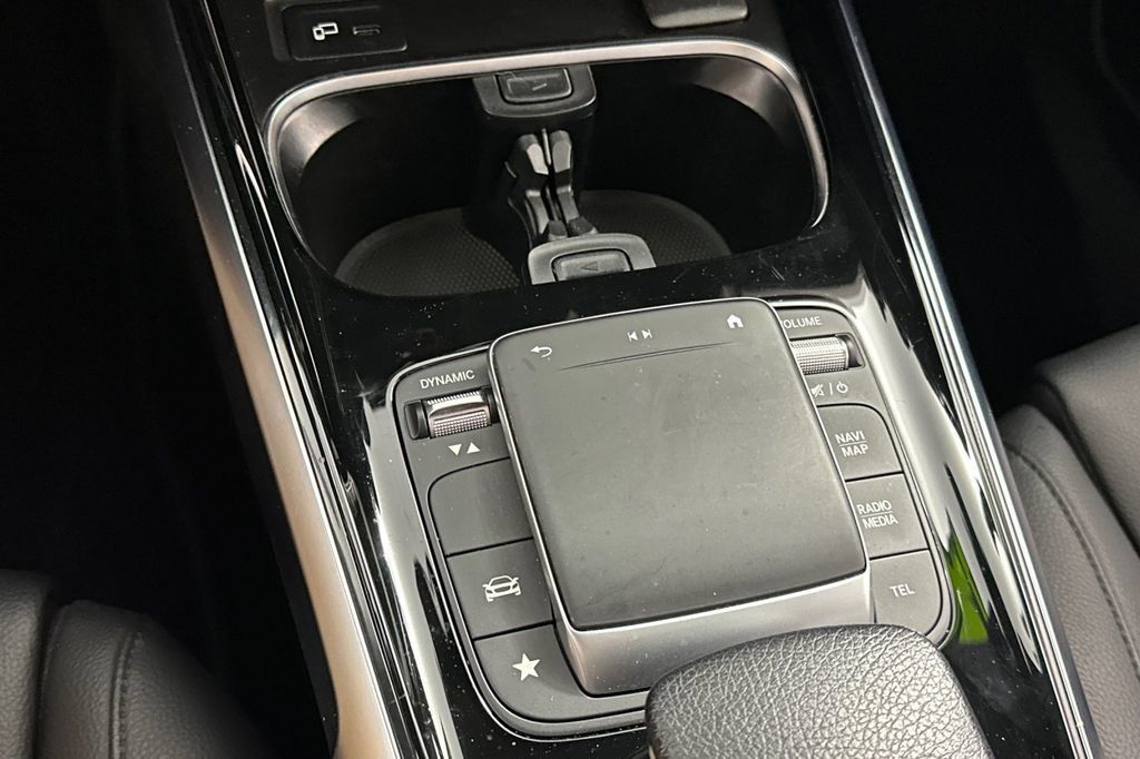 Certified 2022 Mercedes-Benz GLB 250 4MATIC image 37