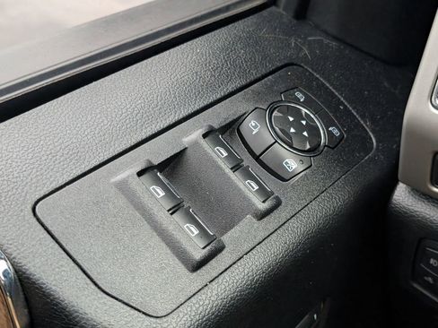 Used 2019 Ford F150 Lariat w/ Equipment Group 502A Luxury image 10