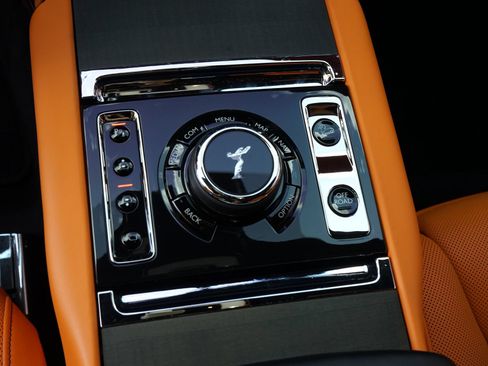 Used 2024 Rolls-Royce Cullinan AWD/4WD image 20