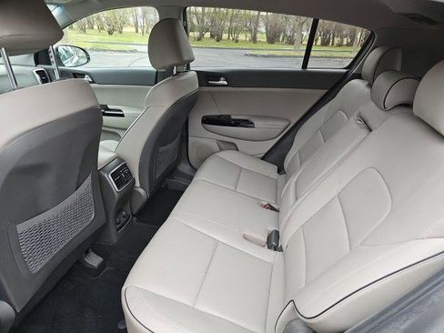 Used 2018 Kia Sportage EX image 16