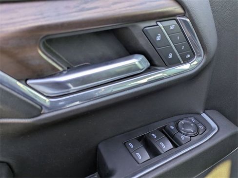 Used 2024 GMC Sierra 1500 SLT image 10