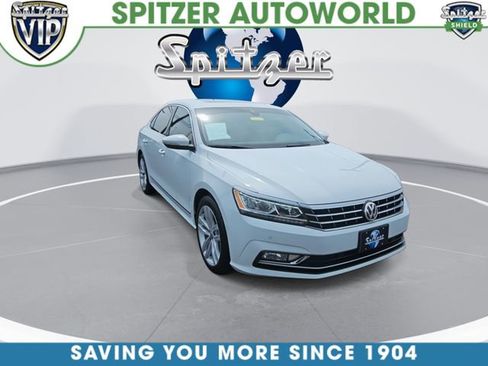 Used 2018 Volkswagen Passat 2.0T SEL Premium FWD image 3