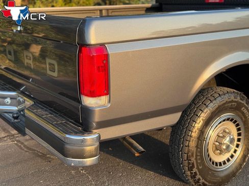 Used 1989 Ford F250 XL 2dr 4WD Standard Cab LB image 25