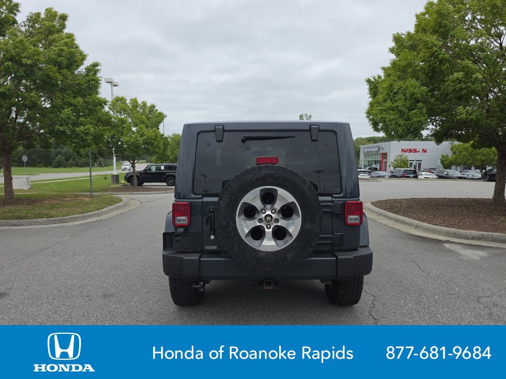 Used 2018 Jeep Wrangler Sahara w/ Dual Top Group AWD/4WD image 4