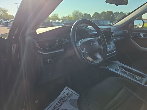 Used 2023 Ford Explorer XLT w/ Equipment Group 202A image 21