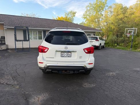 Used 2018 Nissan Pathfinder SV w/ SV Tech Package AWD/4WD image 7