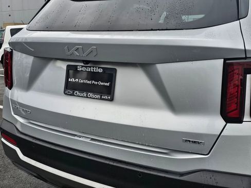 Certified 2025 Kia Sorento EX image 14