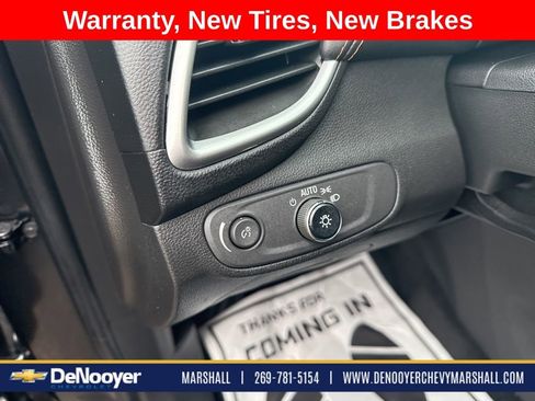 Used 2018 Chevrolet Trax LT w/ LT Convenience Package image 16