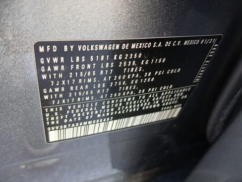 Used 2021 Volkswagen Tiguan SE w/ Panoramic Sunroof Package FWD image 8