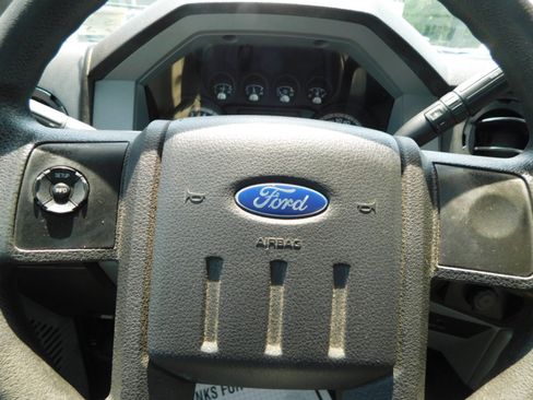 Used 2015 Ford F350 XL w/ Trailer Tow Package image 24