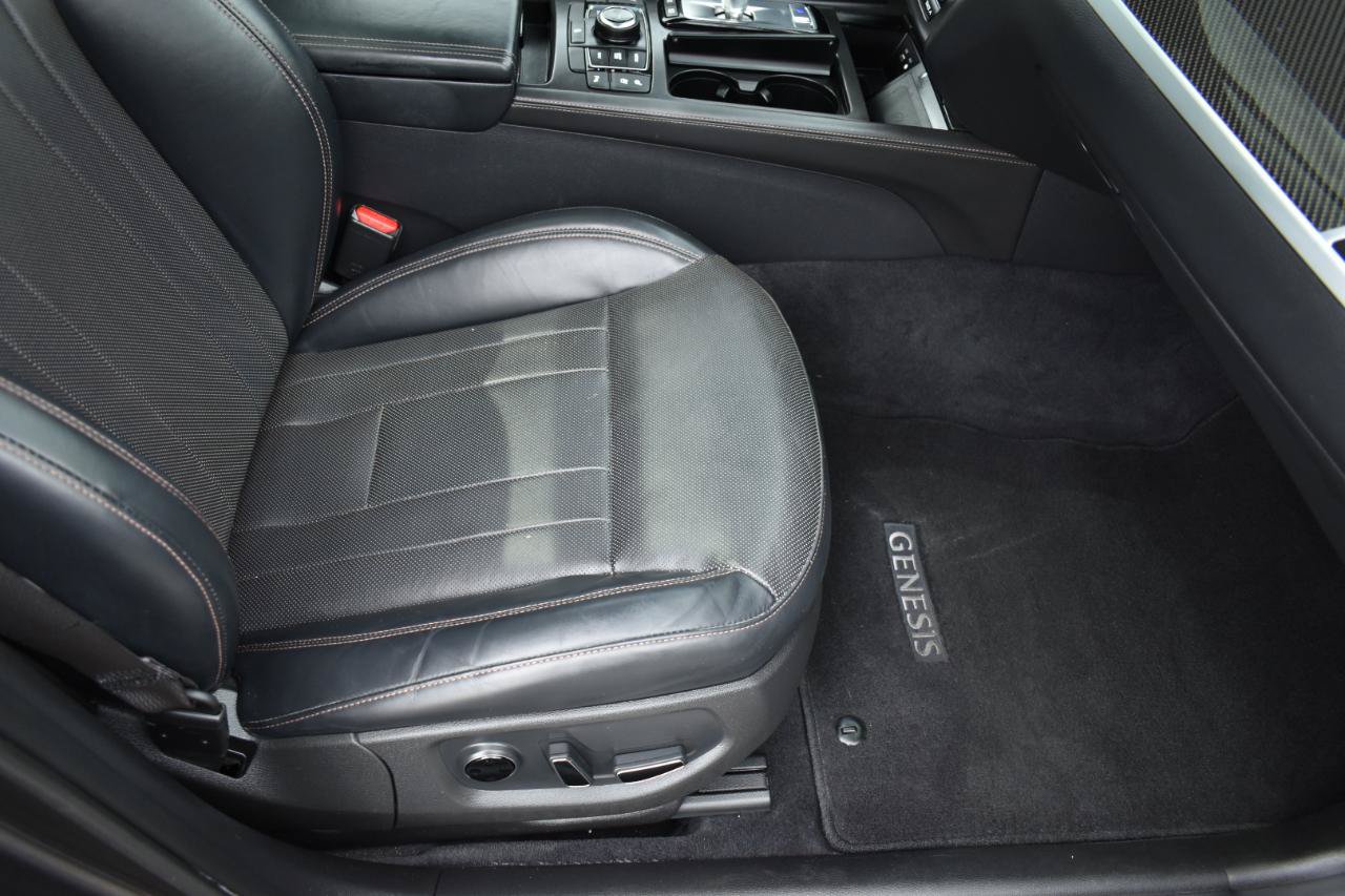 Used 2018 Genesis G80 3.3T Sport RWD image 30