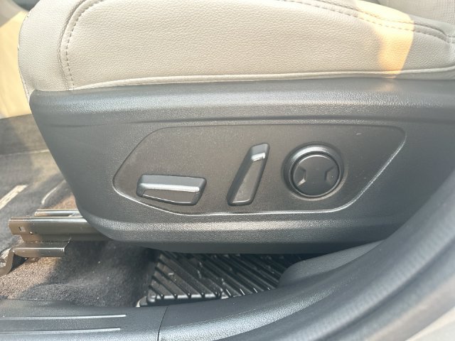 Used 2025 Hyundai Tucson Limited AWD/4WD image 15