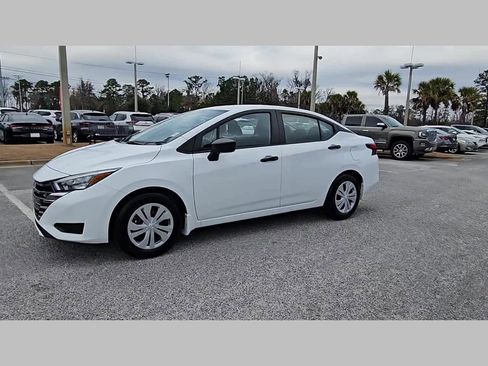 Used 2025 Nissan Versa S w/ Trunk Package image 25