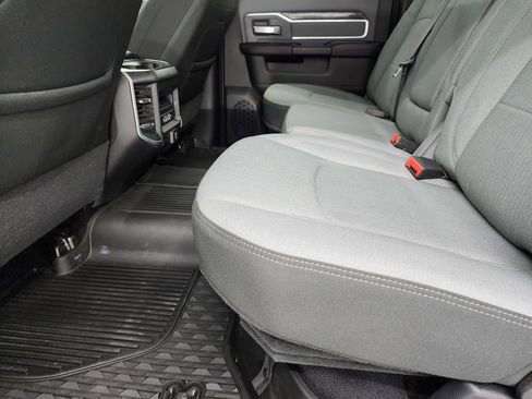 Used 2020 RAM 2500 Big Horn w/ Level 2 Equipment Group image 9