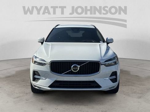 Used 2022 Volvo XC60 B5 Momentum w/ Protection Package Premier FWD image 8