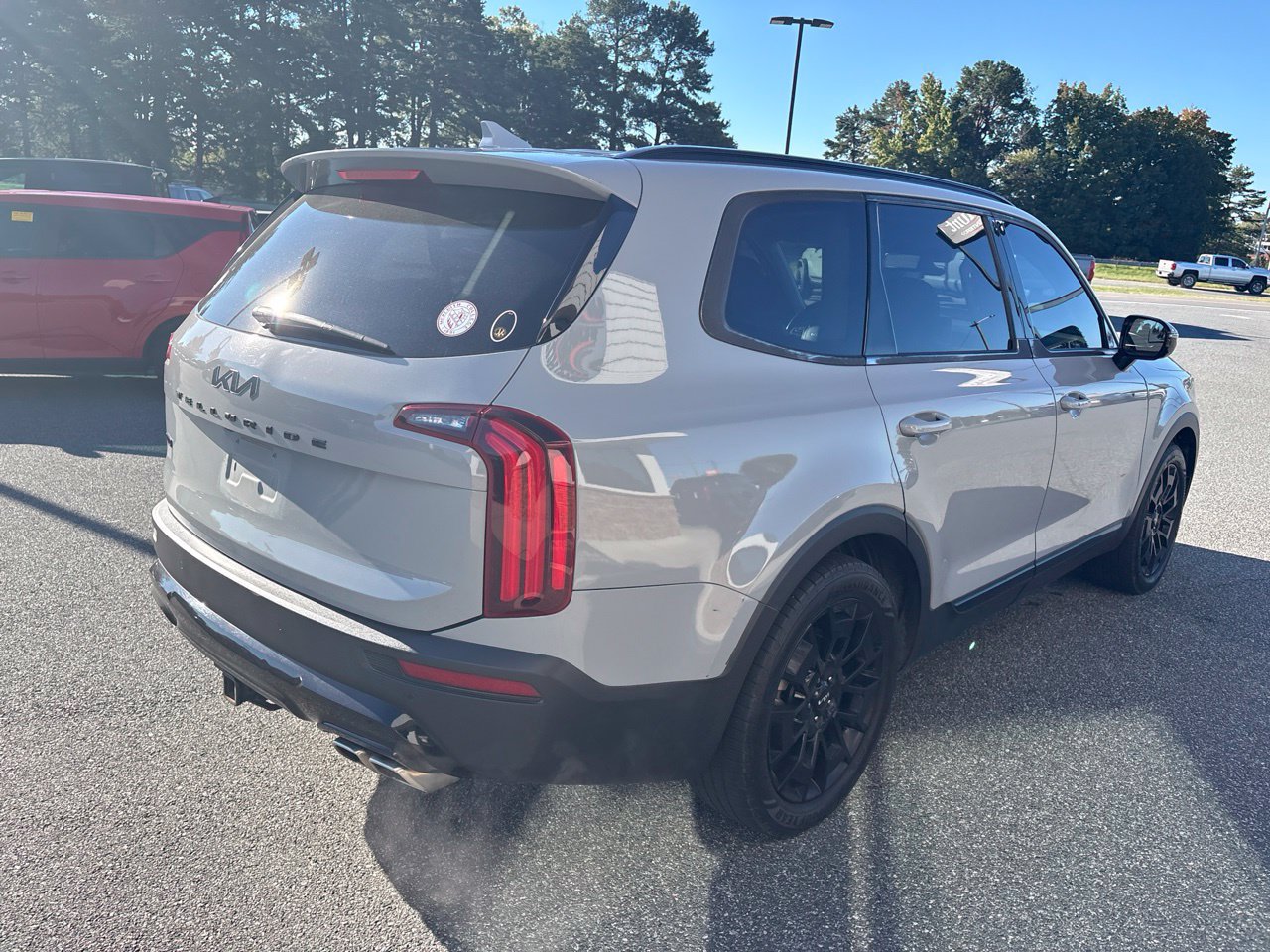 Used 2022 Kia Telluride SX w/ SX Prestige Package AWD/4WD image 8