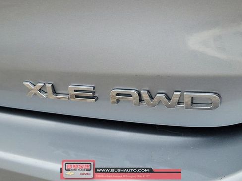 Used 2021 Toyota Highlander XLE image 8