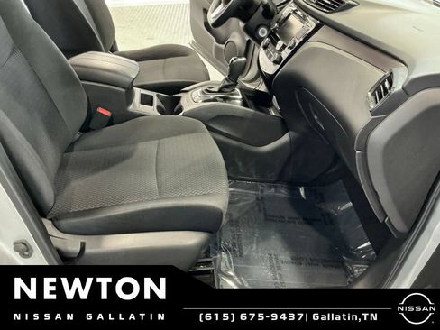 Used 2020 Nissan Rogue Sport S FWD image 11
