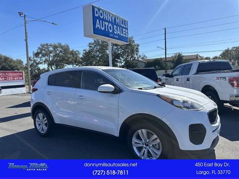 Used 2018 Kia Sportage LX image 1