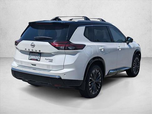 Used 2025 Nissan Rogue Platinum AWD/4WD image 8