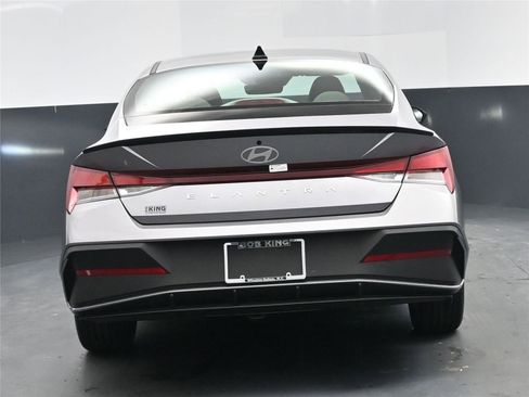 Certified 2025 Hyundai Elantra Sport image 13