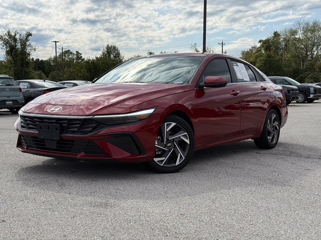 Used 2026 Hyundai Elantra Limited FWD image 3