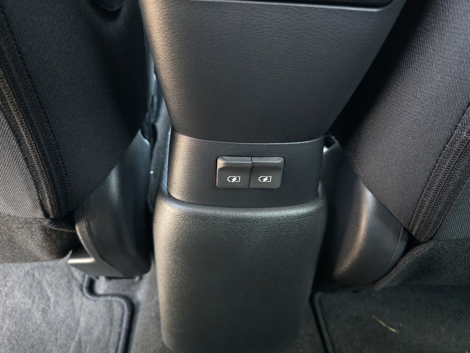 Certified 2025 Nissan Kicks Play S FWD image 25