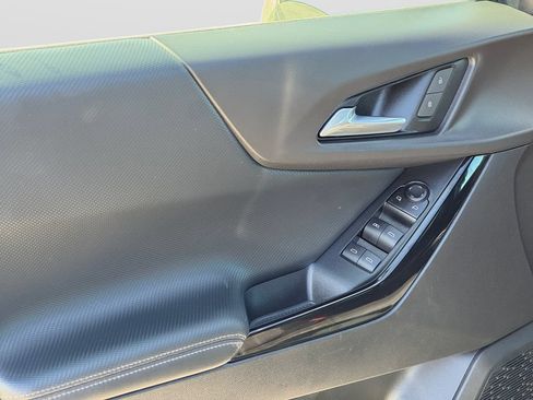 Used 2025 Chevrolet Equinox LT FWD image 10