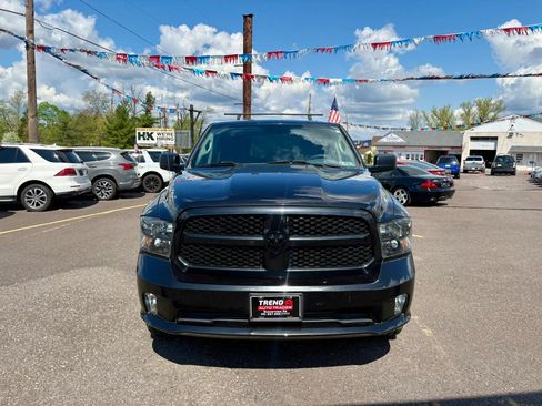 Used 2017 RAM 1500 Express w/ Black Ram 1500 Express Group image 8
