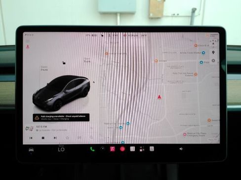 Used 2023 Tesla Model Y AWD image 40