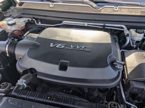 Used 2018 Chevrolet Colorado LT w/ LT Convenience Package AWD/4WD image 38