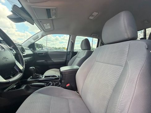 Used 2018 Toyota Tacoma SR w/ SR Convenience Package RWD image 11