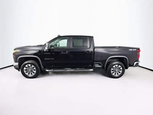 Used 2022 Chevrolet Silverado 2500 LT w/ Convenience Package AWD/4WD image 4