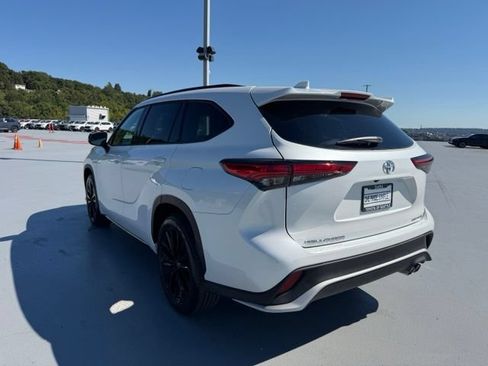 Used 2023 Toyota Highlander XSE AWD/4WD image 5