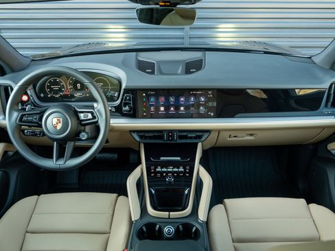 New 2026 Porsche Cayenne image 19