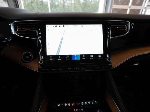 Used 2024 Jeep Grand Wagoneer Series III w/ Rear Seat Video Group 1 image 17