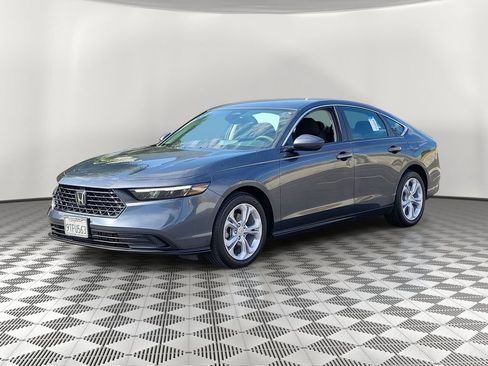 Certified 2025 Honda Accord LX image 3